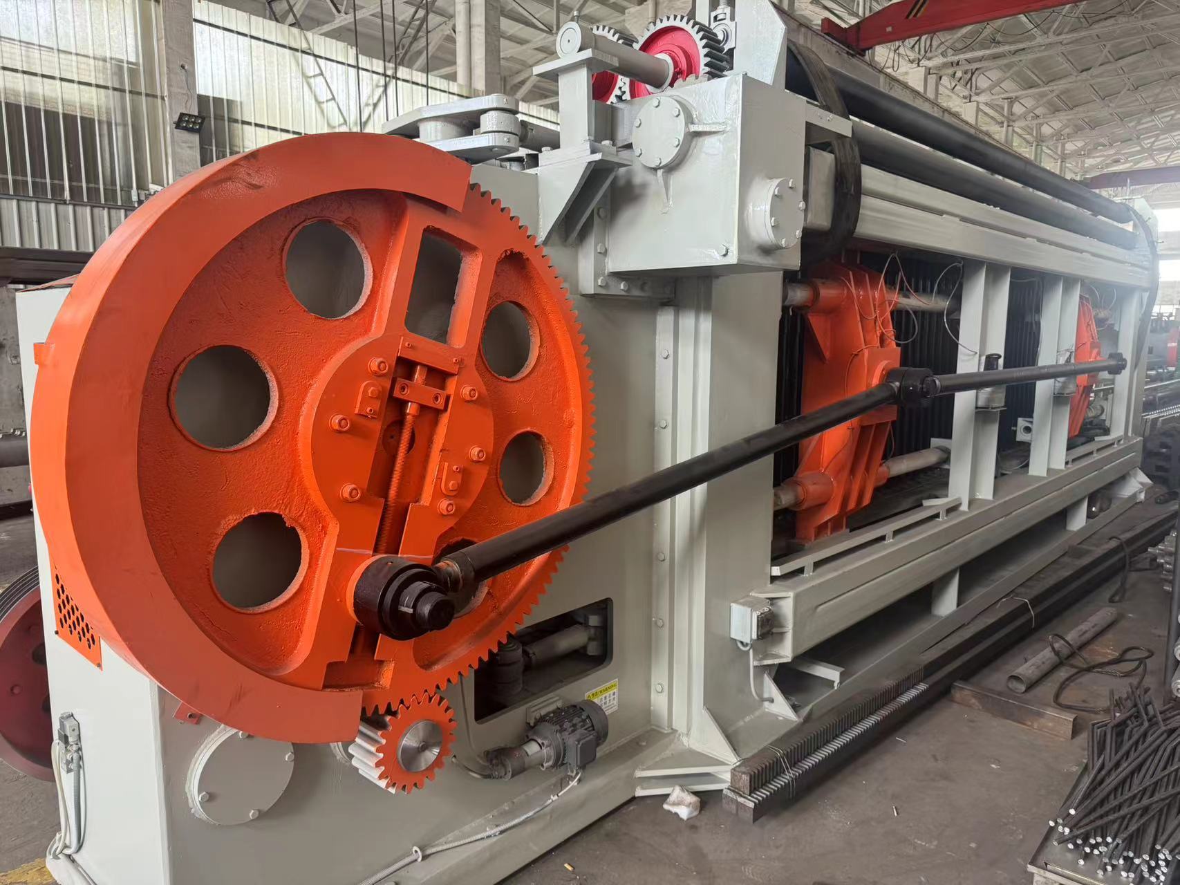 Jüngste Firmenblogs über Heavy Duty Gabion Mesh Weaving Machine Exported to India for Riverbank Protection