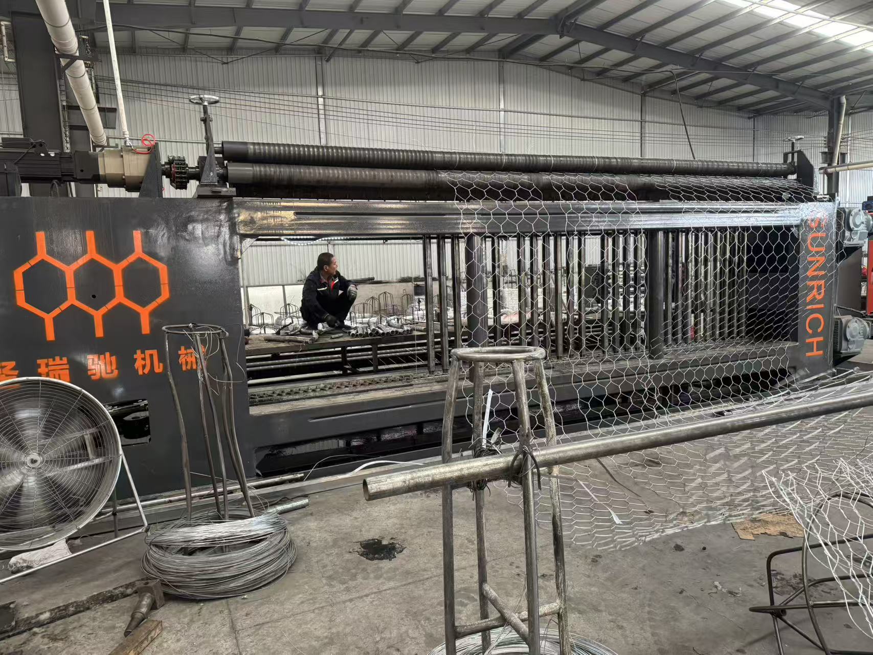 Jüngste Firmenblogs über New Upgraded CNC Servo Gabion Machine Released — Higher Speed, Better Stability, Smarter Control