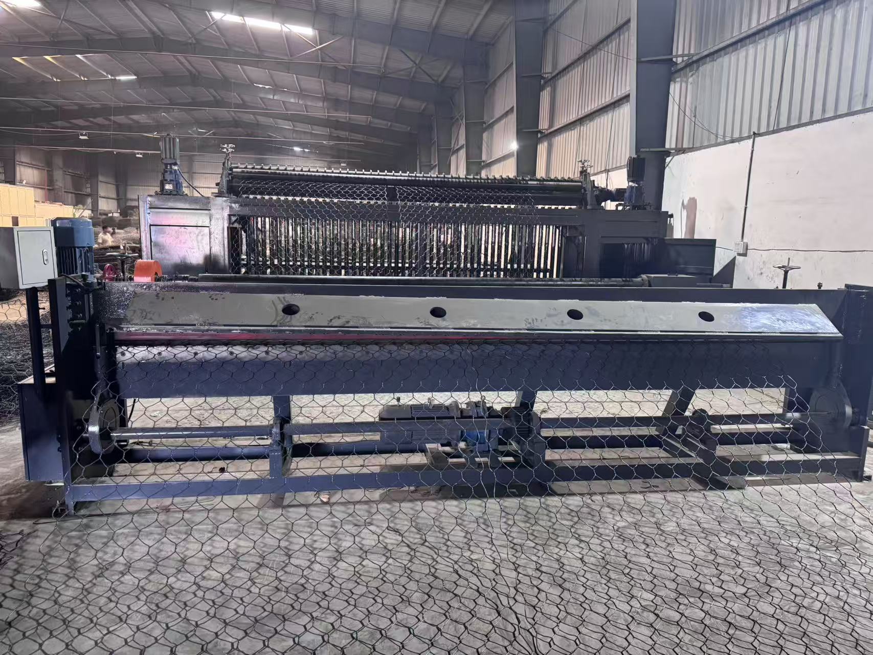 Jüngste Firmenblogs über Delta Servo Gabion Mesh Machine Successfully Exported and Commissioned in India