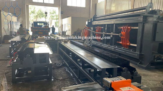 kaufen Zugfestigkeit 350-550N/Mm2 Gabion-Produktionslinie mit 60X80-80X100MM Maschengröße und PLC-Steuerungssystem Online-Herstellung